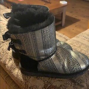 Big kid sparkle bow ugg boots